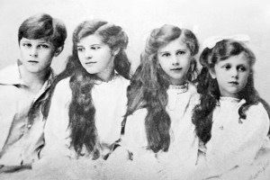 Victor, Miriam, Liberty and Nica Rothschild, circa 1923.